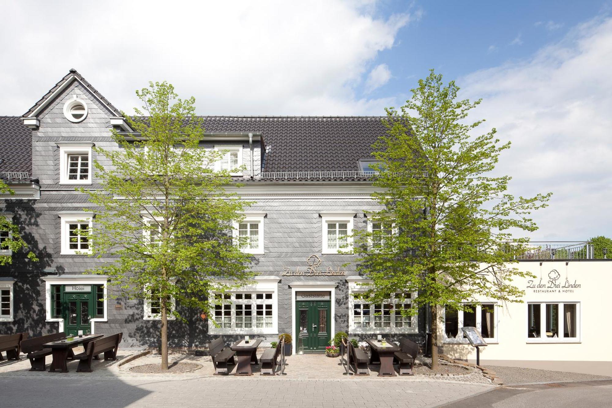 Hotel Zu Den Drei Linden Wermelskirchen Exterior foto