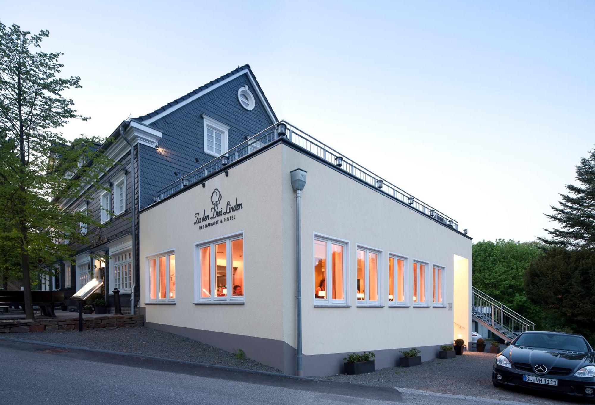Hotel Zu Den Drei Linden Wermelskirchen Exterior foto