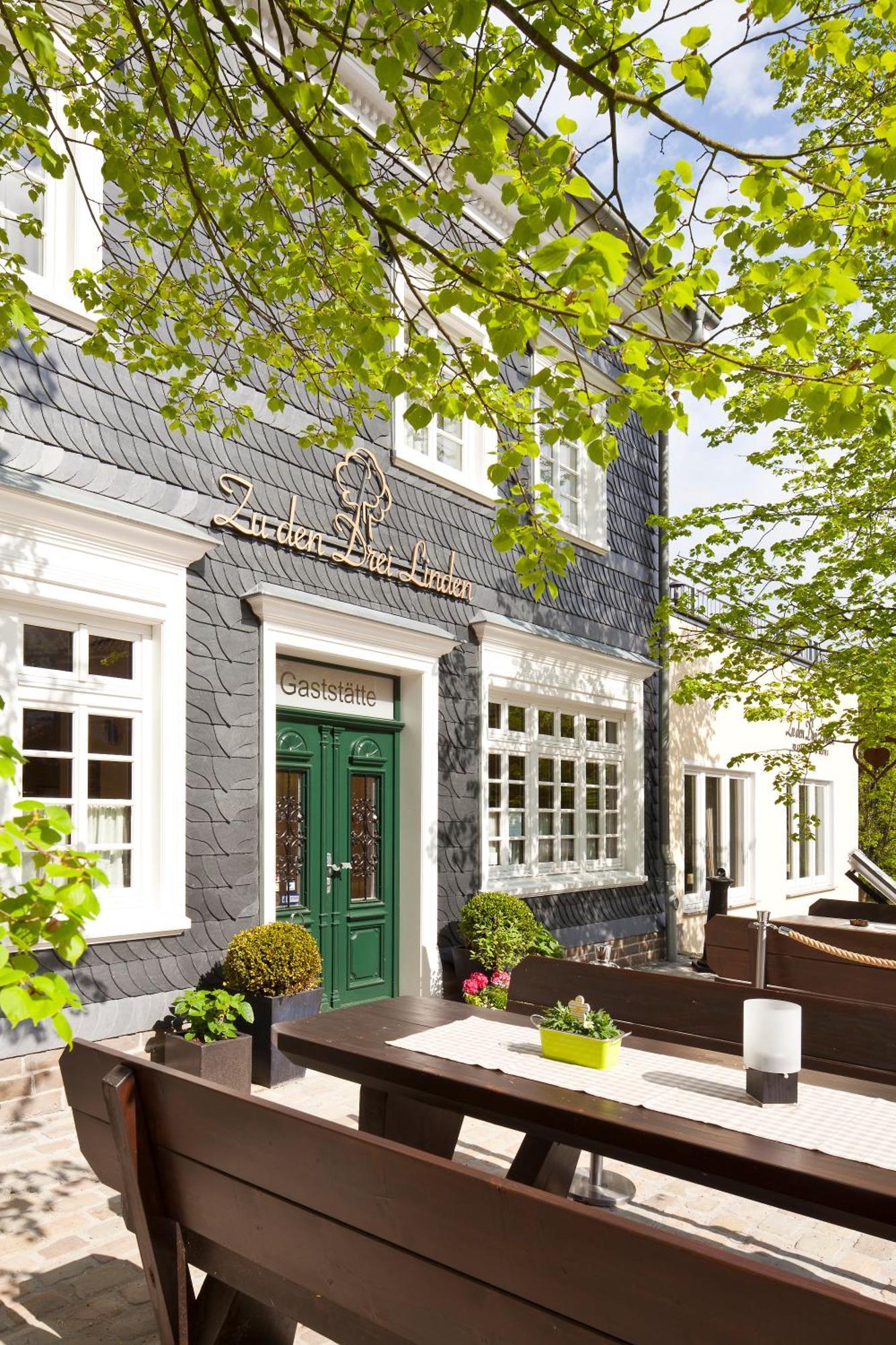 Hotel Zu Den Drei Linden Wermelskirchen Exterior foto