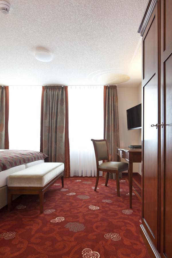 Hotel Zu Den Drei Linden Wermelskirchen Habitación foto
