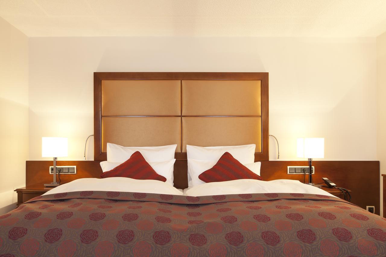 Hotel Zu Den Drei Linden Wermelskirchen Habitación foto
